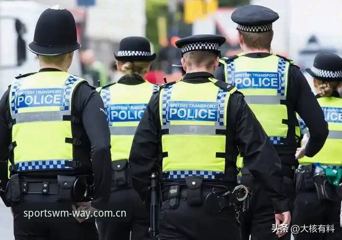 完美体育港澳台专区 世界杯安保策略调整深度解析:英国警员缩减背后的国际警务合作新格局